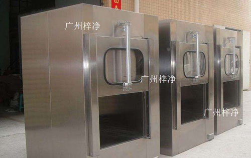 傳遞窗廣泛應(yīng)用于微細(xì)科技、生物實(shí)驗(yàn)室、制藥廠、醫(yī)院、食品加工業(yè)、LCD、電子廠等等一切需要空氣凈化的場(chǎng)所。